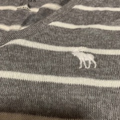 美品　Abercrombie & Fitch 長袖カットソー　グレー/ホワイトの画像