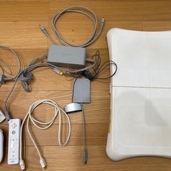 WiiU Pad カセット4つ　どう森ガイドブック　バランスWiiボード　HDMIケーブルの画像