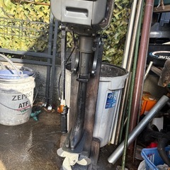 スズキ2馬力船外機の画像