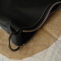 やわらかい牛革バッグ　黒の画像