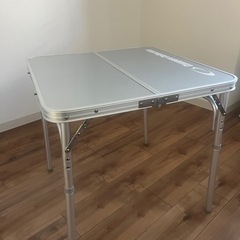 アウトドアテーブル　60×60cmの画像