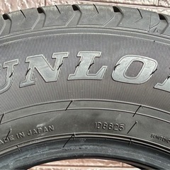 195/80R15 107/105N LT DUNLOP　ラジアルタイヤ ハイエース　4本セットの画像