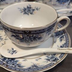 Valentinoコーヒーカップ5点セット（中古）の画像