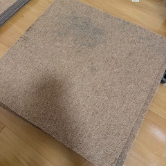 タイルカーペット18枚の画像