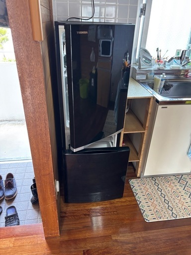 TOSHIBA 
冷蔵庫　153L  2018年製造