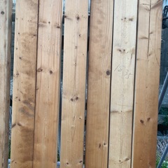 ❤️最終断捨離　無料　タダです❤️２×４古材　古木　あげます　まとめてもらってください。の画像