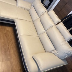 ニトリL字ソファの画像