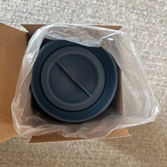 UNIQLO ステンレス　ボトル　ネイビーの画像