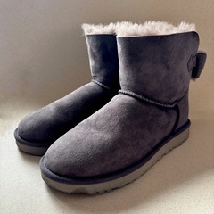 UGG ナベア リボン ムートンブーツ 24cm ナイトフォールの画像