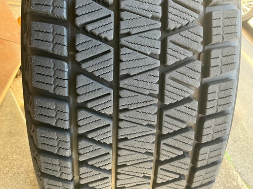 【美品】
ブリヂストンスタッドレス＋アルミホイールセット225/65R17