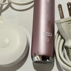 Philips oral-B 電動歯ブラシ　2本セット　充電スタンド付の画像