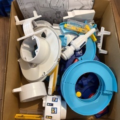 ジャンク品　トミカタワーとトミカビルの画像