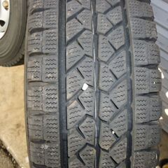 スタッドレスタイヤ　マルチホィール１６５Ｒ１３LTお話し中の画像
