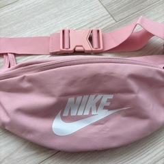 【未使用品‼️】NIKE   ボディーバックの画像