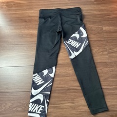 NIKE スパッツ　子供用の画像