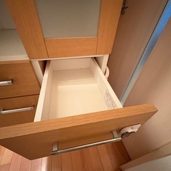高さ180㎝食器棚を譲ります！の画像