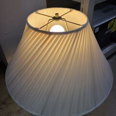 J1892【リユースのサカイ柏店】テーブルランプ　クリーニング済み の画像