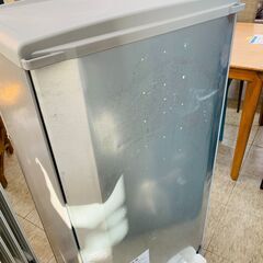 【ジモティー割引で最大15％OFF⭐️】2016年製 AQR-111E AQUA 冷蔵庫の画像