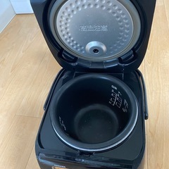 　TOSHIBA 炊飯器（3合）の画像