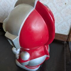 ウルトラマン貯金箱の画像