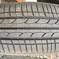 ノーマルタイヤの画像