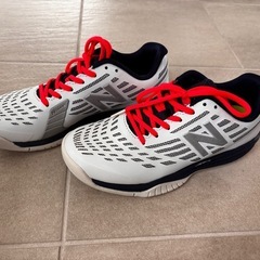 ニューバランス テニスシューズ新品未使用22.5cmの画像