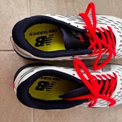 ニューバランス テニスシューズ新品未使用22.5cmの画像