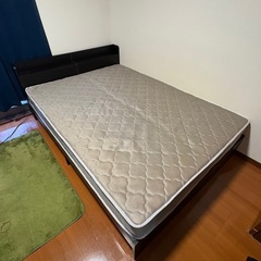 ダブルベッド フレーム･マットレス セット【使用期間短い】の画像