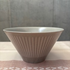 お皿とワイングラスセットの画像