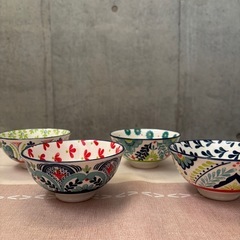 お皿とワイングラスセットの画像