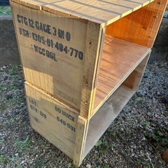 りんご箱２つの画像