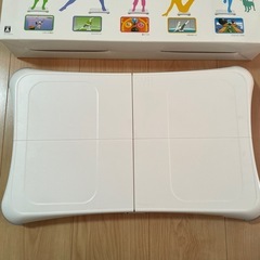 Wii Fit Plus ソフト バランスボード セットの画像