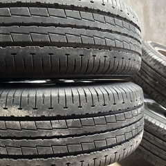 30プリウスアルミホイールタイヤ付の画像