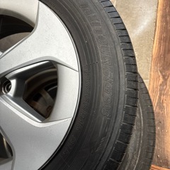 30プリウスアルミホイールタイヤ付の画像