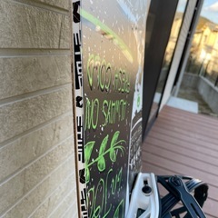 スノボー板とビンディングセットの画像