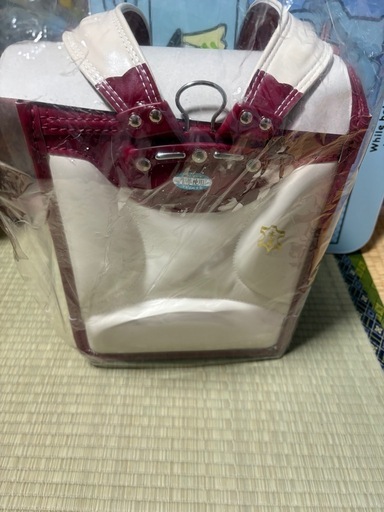 新品　女の子用　天使の羽ランドセル