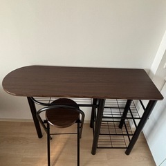 カウンターテーブル、イスの画像