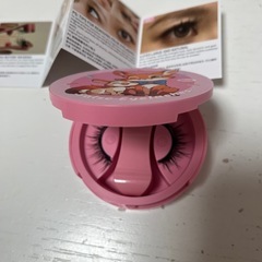 マグネット式つけまつげ