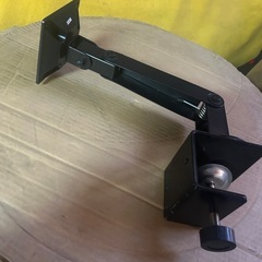 モニターアーム　挟み込み式の画像