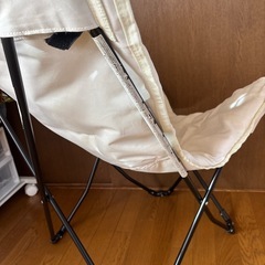 ニトリ　バタフライチェアの画像