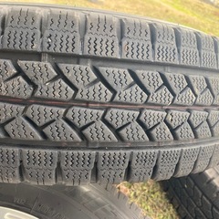 ハイエース　キャラバン等　スタッドレス　ブリザックの画像