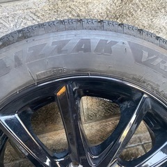 ブリヂストンスタッドレスタイヤ(ホイール付き) の画像