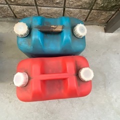 ポリタンク　2個
の画像