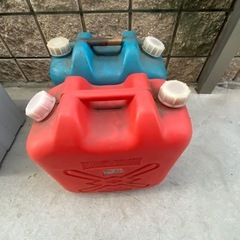 ポリタンク　2個
の画像