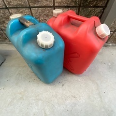 ポリタンク　2個
の画像