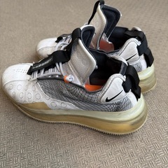 NIKE スニーカーの画像