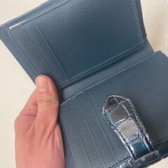 COCCO FIORE  二つ折り財布 EKSA コッコフィオーレ エナメル スピッラウォレット ブルー30 9170223 (E3781twkYM)の画像