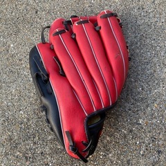 野球用グローブ　赤の画像