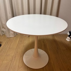 テーブル(白)の画像