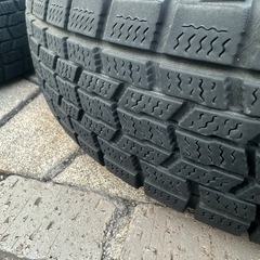 ZELERNAの１３インチアルミホイールとスタッドレスタイヤのセットの画像